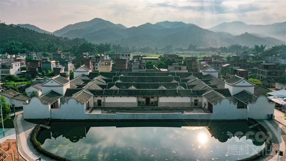 自然歷史展覽館設(shè)計(jì)如何利用多媒體技術(shù)增強(qiáng)展覽的互動(dòng)性？